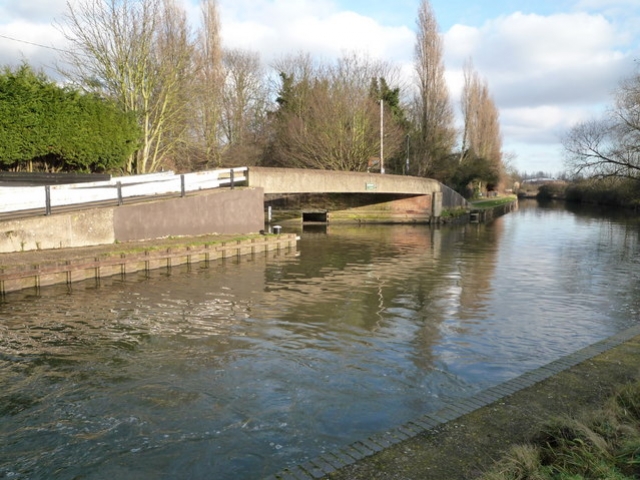 Grand Union Canal alla confluenza con il fiume Brent