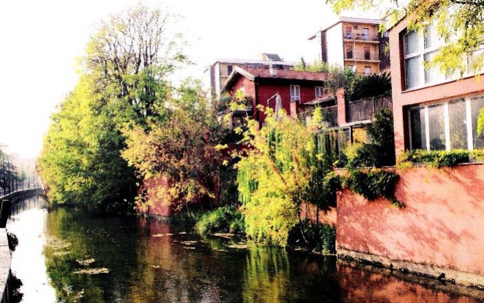 Cascina ristrutturata vicino al ponte di via Rimembranze di Greco, anno 2012