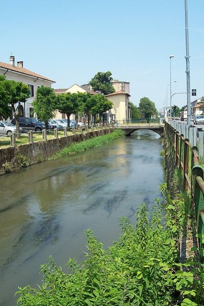 Il Navigliaccio lungo la statale 35 - da Wikipedia