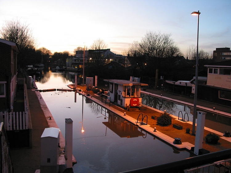 Chiuse sul fiume Tamigi a Brentford