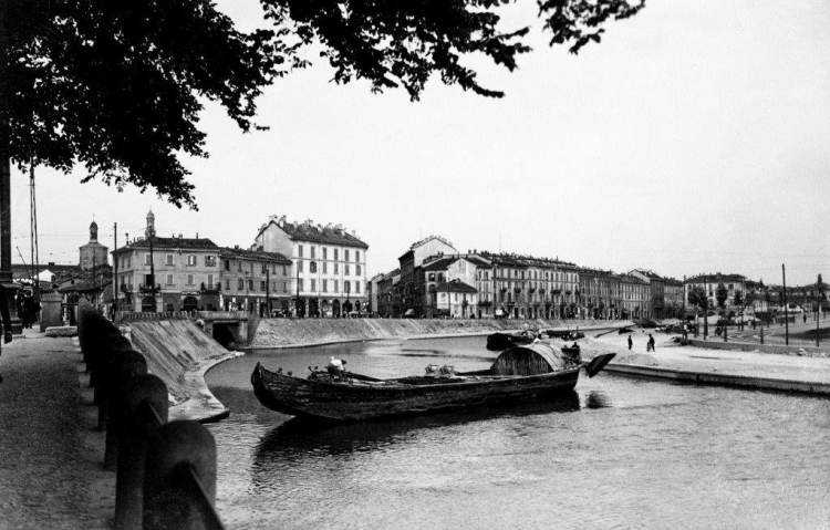 Barcone manovra in Darsena, foto di Gerardo Colombi del 1929