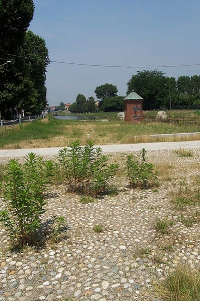 Pavia, giardinetti alle conche del Naviglio - da Wikipedia