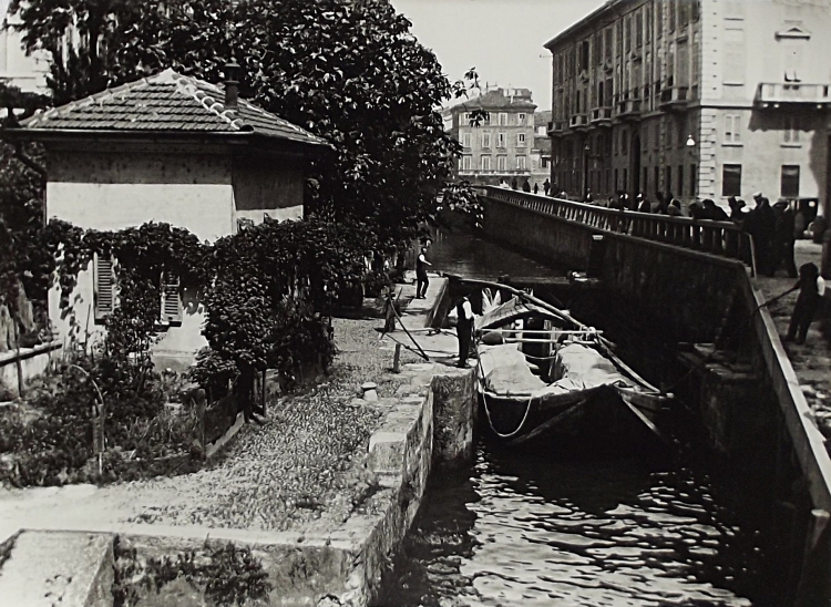 La chiusa di via Senato