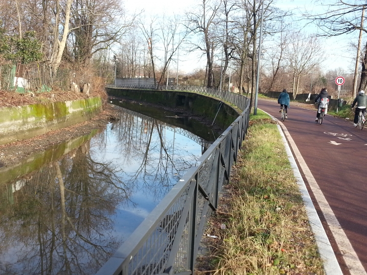 Milano, via Idro, la Martesana nella direzione del Lambro - 6-01-2014