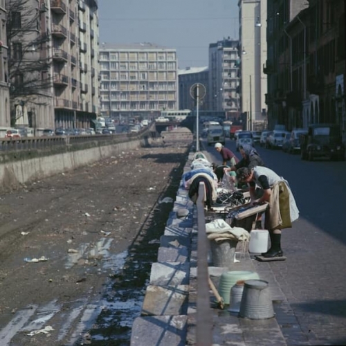 Lavandaie in Via Ascanio Sforza, anni '60