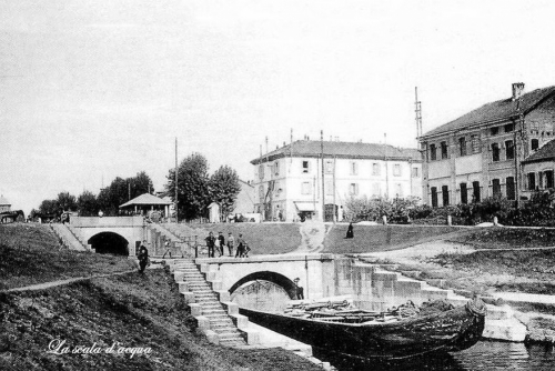 Scala d'acqua biconca, Pavia 