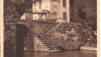 La mole del Santuario della Rocchetta sovrasta la Centralina Galimberti, edificata a fine '800 (cartolina)